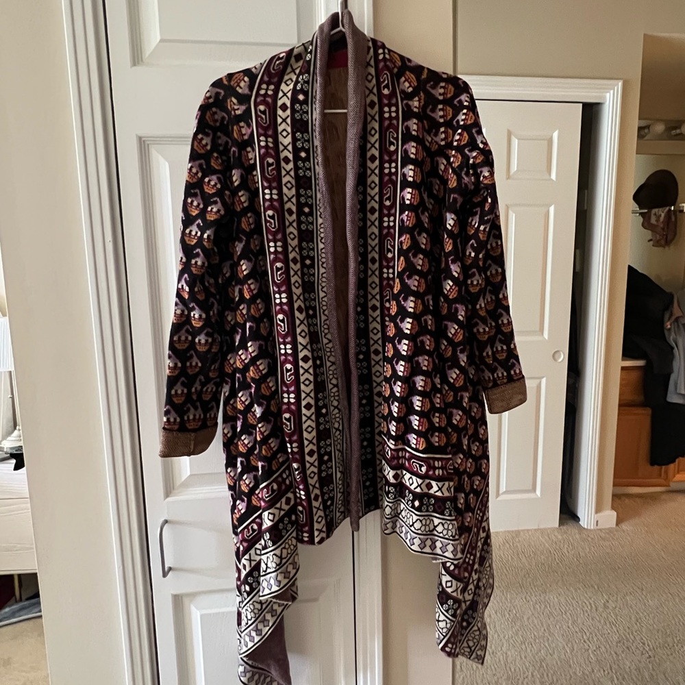 Tigerlily cardigan size small